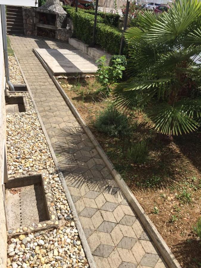 Apartmani Ana Malinska Luaran gambar
