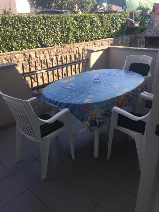Apartmani Ana Malinska Luaran gambar