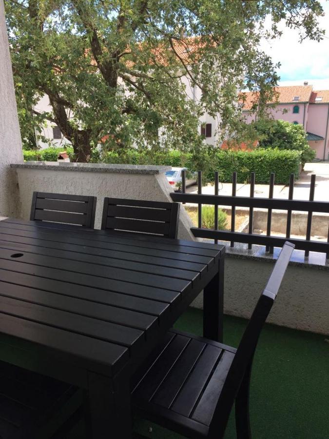 Apartmani Ana Malinska Luaran gambar