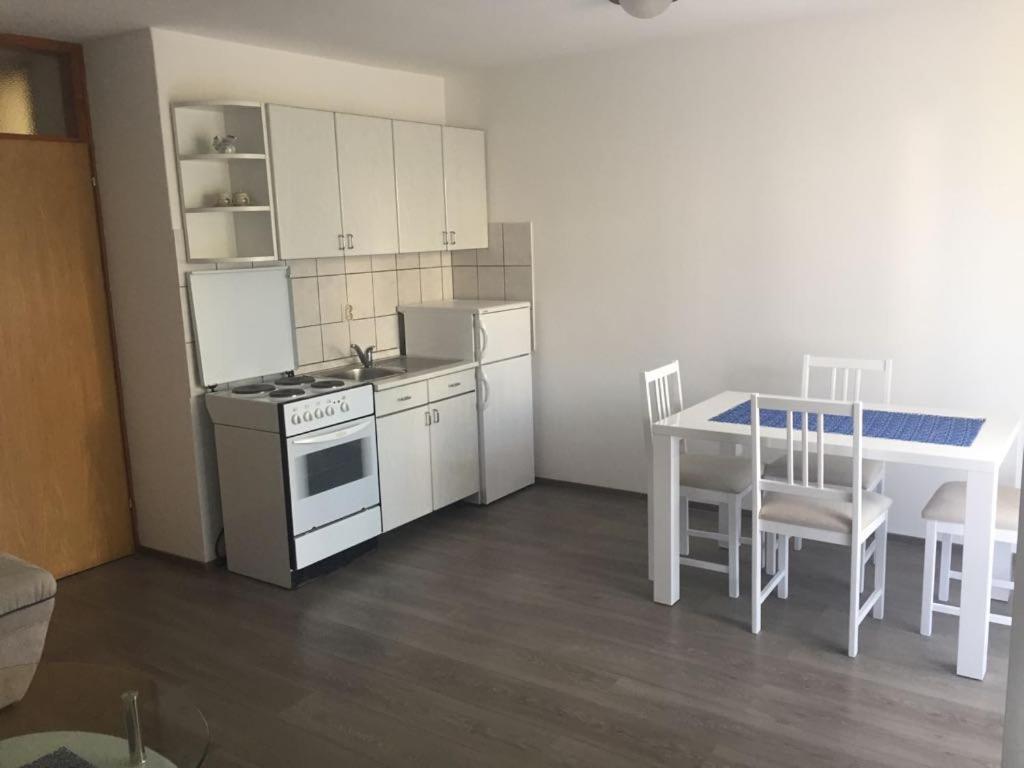 Apartmani Ana Malinska Luaran gambar