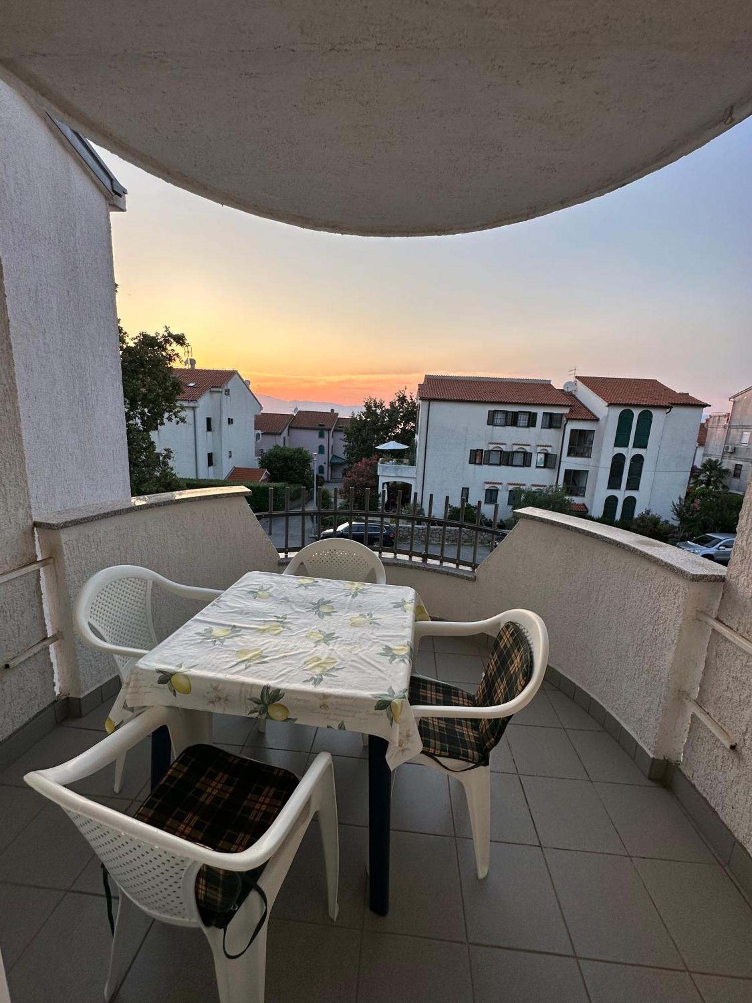 Apartmani Ana Malinska Luaran gambar